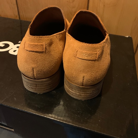 Tom’s Tan Flats size 8 1/2 - Picture 2 of 9